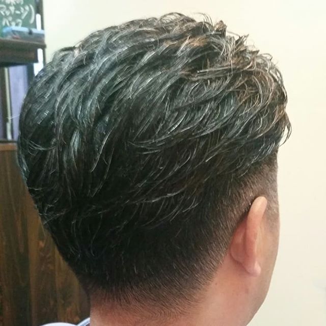 「ゆっくりできる大人のサロン」サロンでは今日は疲れて眠りたい・ゆっくり味わいたい・髪を切るだけではなく　髪を整えること　心と身体に詰まった疲労　ストレスをゆっくりできる大人の時間・お来店くださいの画像